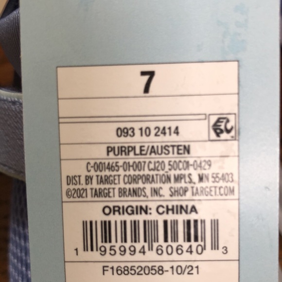 New toddler kids Austen slip-on water shoes.  Size 7.  Velcro closures. - Picture 6 of 8